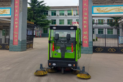 杜康酒厂引进莱特 LT-S26 型扫地车 洁净赋能匠心酿酒